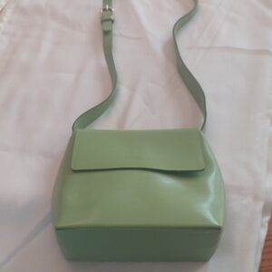 Elegant Green Crossbody Bag